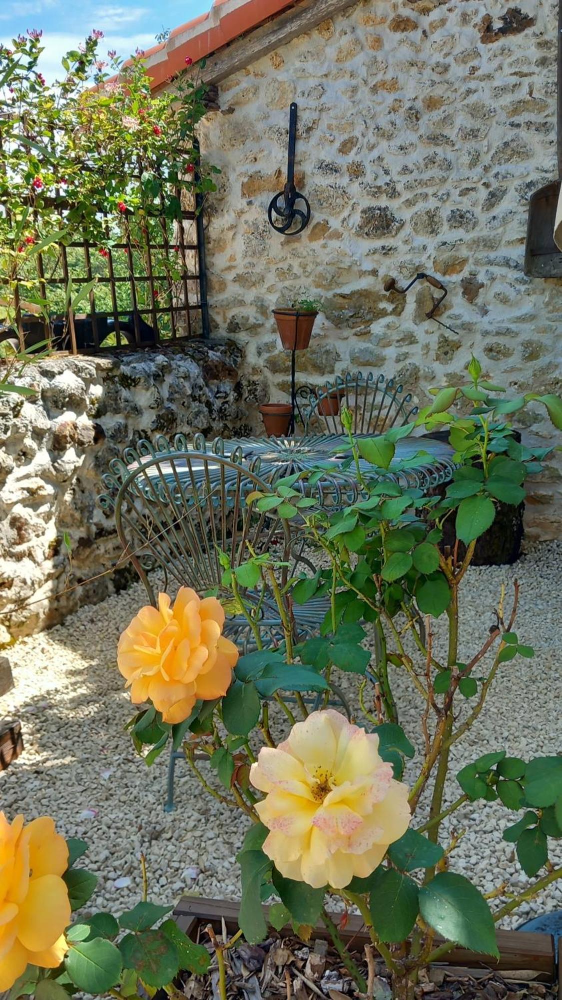 Lpc Dordogne Holidays - Le Petit Coin Lussas-et-Nontronneau 外观 照片